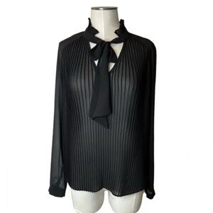 5/$25 Who What Wear Pleated Blouse GUC